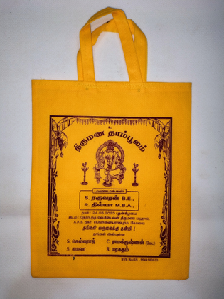 Spacious, perfect for gifts and sweets