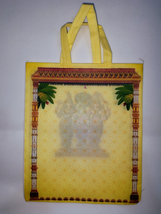 Spacious, perfect for gifts and sweets